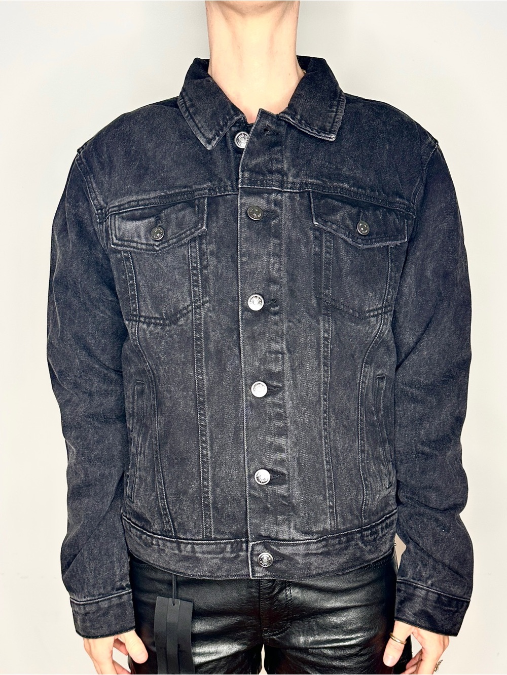 Forever 21 Men's Black Washed Denim Jacket - Classic Trucker Style